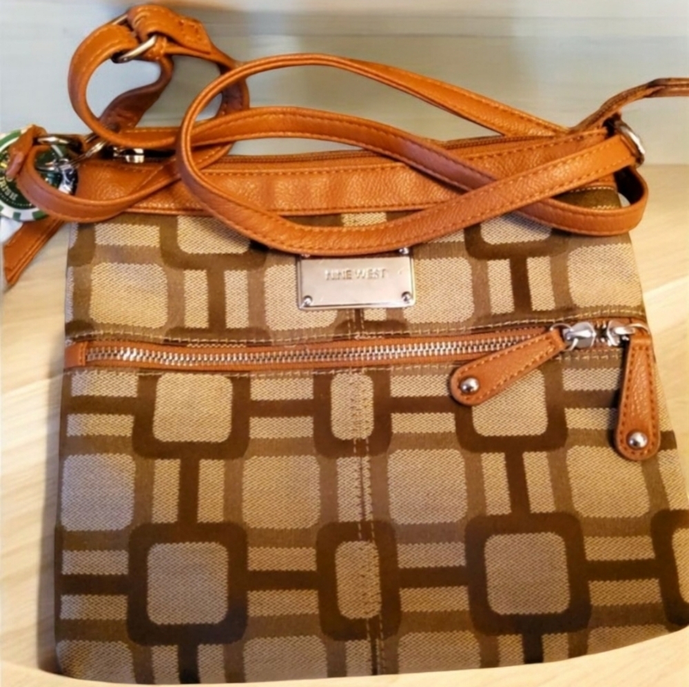🔥Nine West handbag (Tan)🔥 - Picture 2 of 7